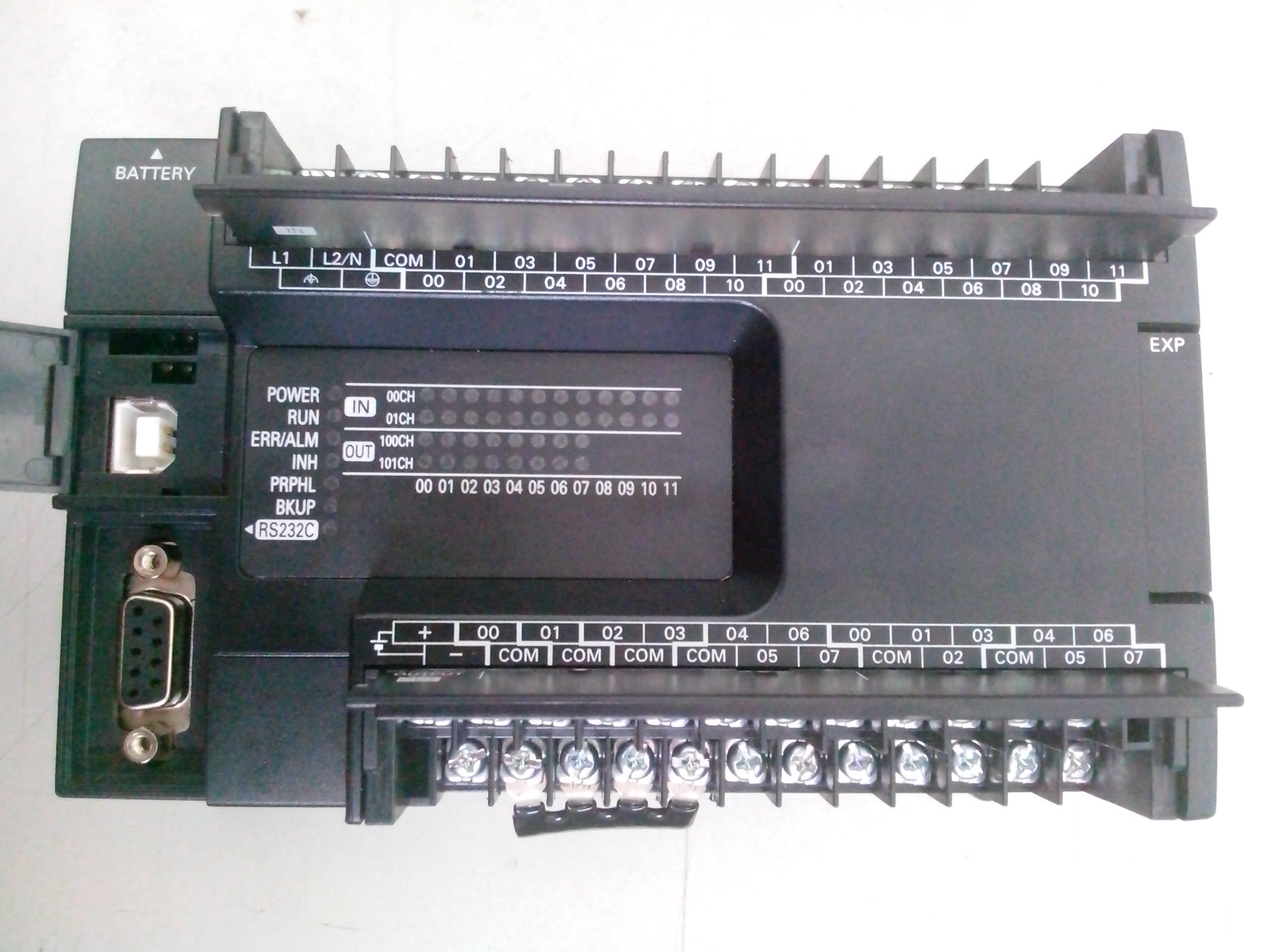 Bộ điều khiển lập trình Omron CP1E-N60SDR-A